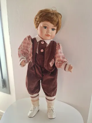 Bambola artistica in porcellana nuova