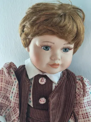 Bambola artistica in porcellana nuova