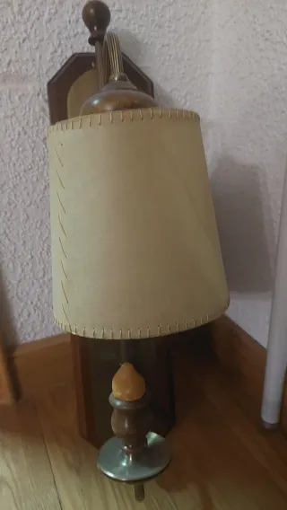 2 Lámparas de pared madera y metal