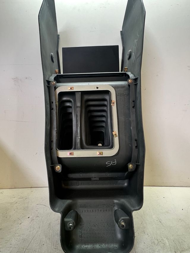Consola Central Mitsubishi L200