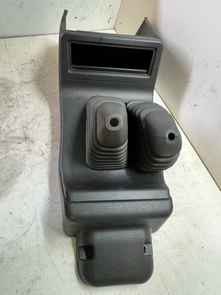Consola Central Mitsubishi L200