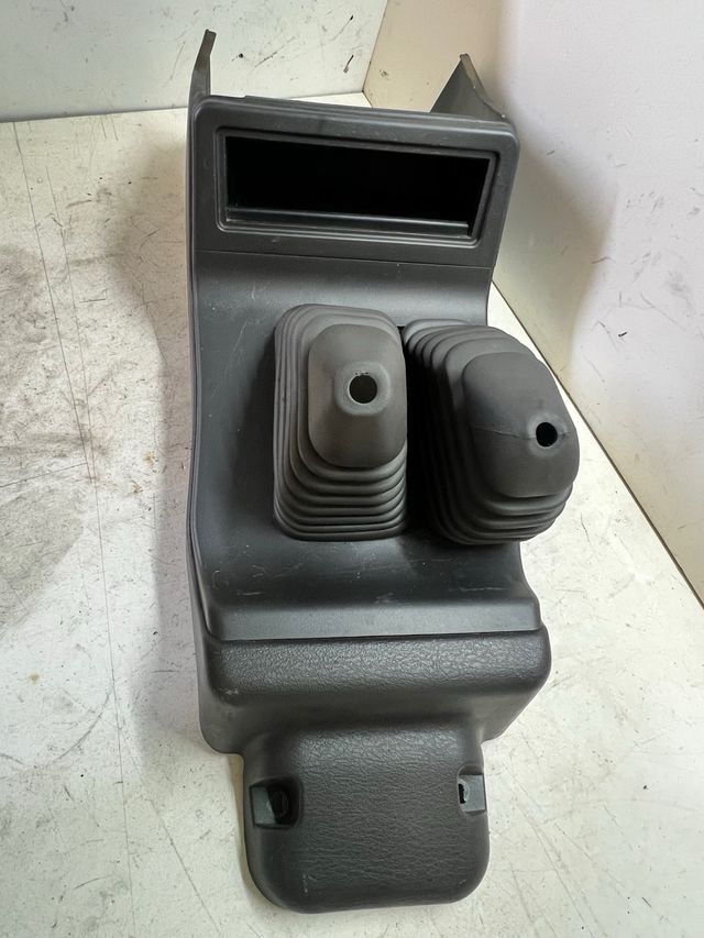 Consola Central Mitsubishi L200