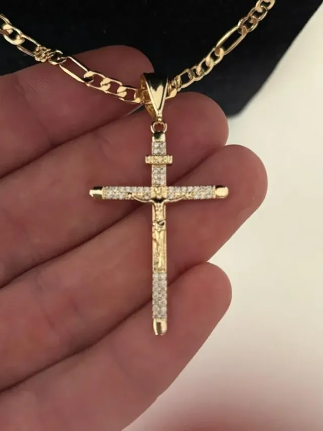 Crucifijo con circomitas | plata 925 en Oro 18k