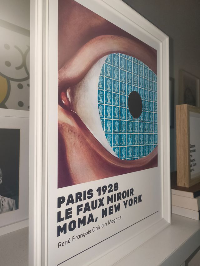 Quadro moderno "occhio" MAGRITTE su francobolli