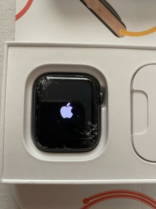 Apple Watch SE Negro - Pantalla Rota