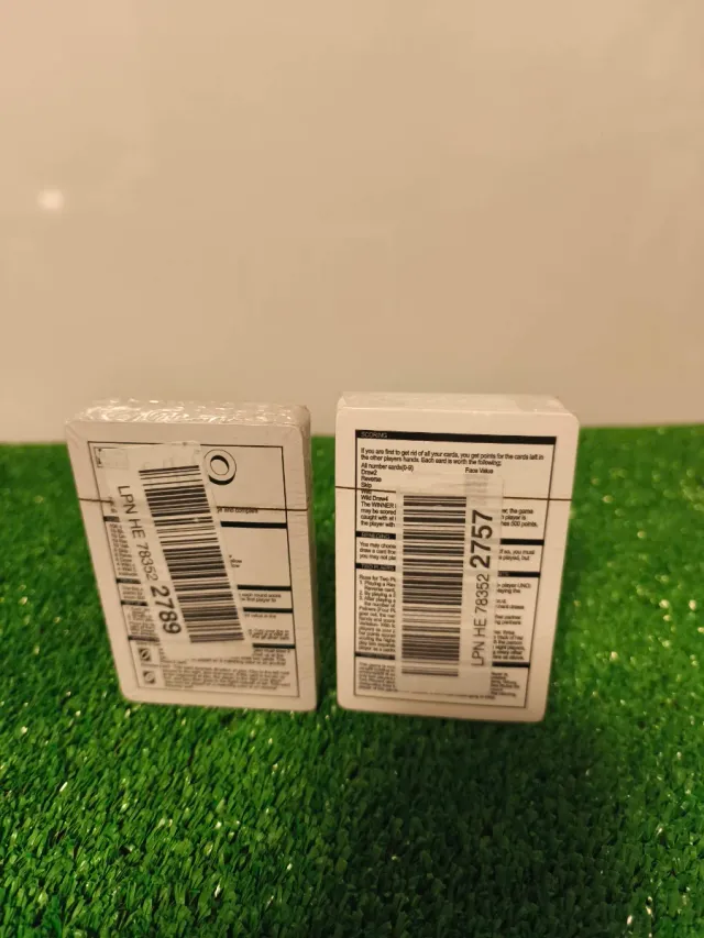 2 juegos de cartas UNO nuevos