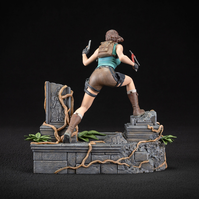 Figura Lara Croft Tomb Raider Dark Horse 24cm