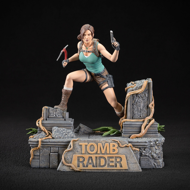 Figura Lara Croft Tomb Raider Dark Horse 24cm