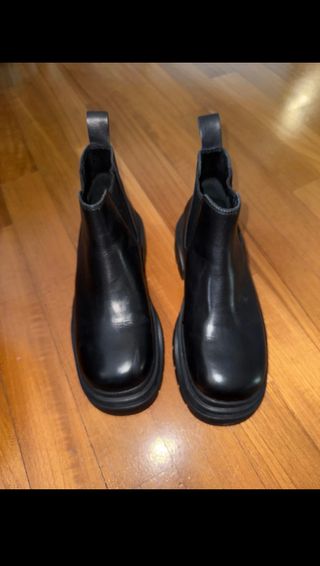 Stivaletti Ash n.37 neri nuovi