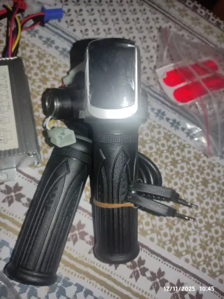 Controlador y puño acelerador patinete