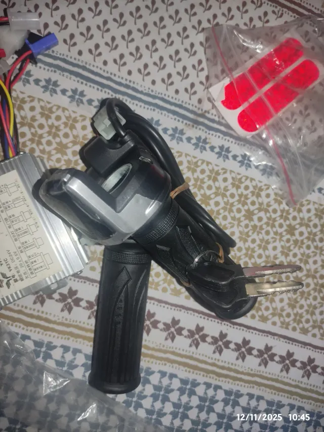 Controlador y puño acelerador patinete