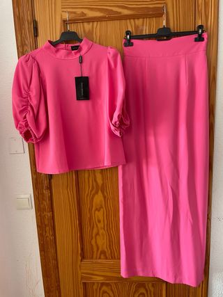 Traje Matilde Cano falda y blusa talla 40