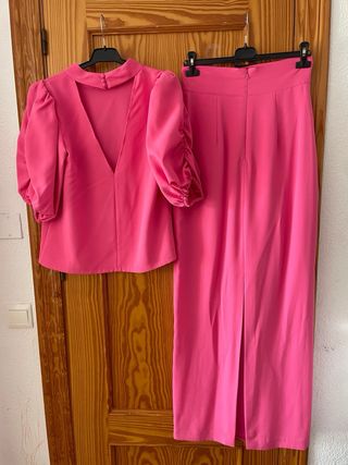 Traje Matilde Cano falda y blusa talla 40