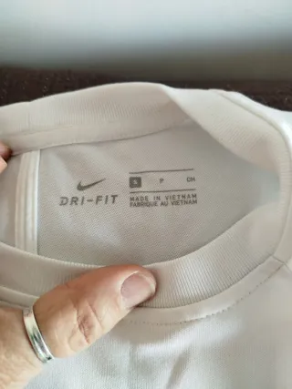 Camiseta Nike blanca y negra mujer