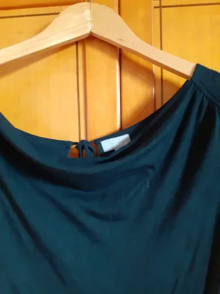 Vestido negro clásico manga larga