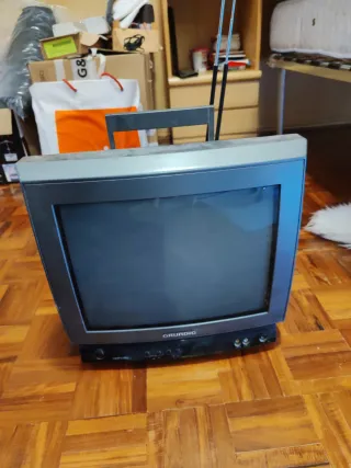 TV Grundig Nera e Grigia