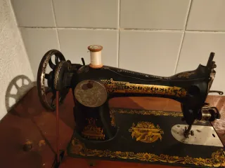 Máquina de coser Singer antigua