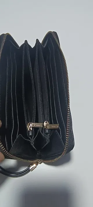 Portafoglio donna nero Carpisa