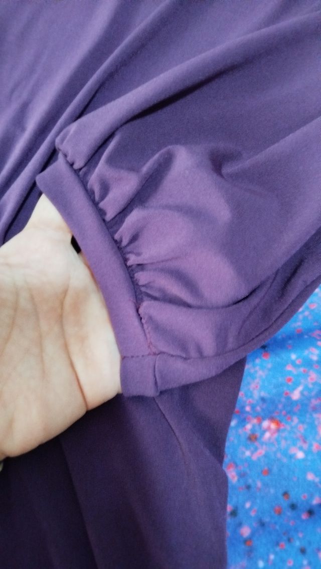 Vestido de fiesta azul con detalles de pedreria