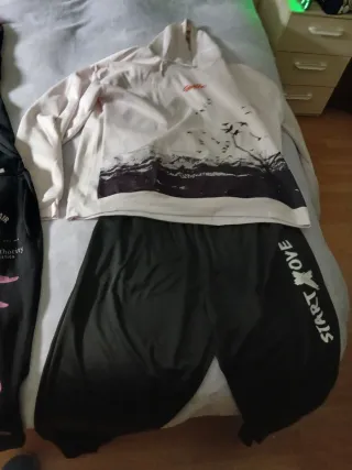 Conjunto chándal negro y rosa