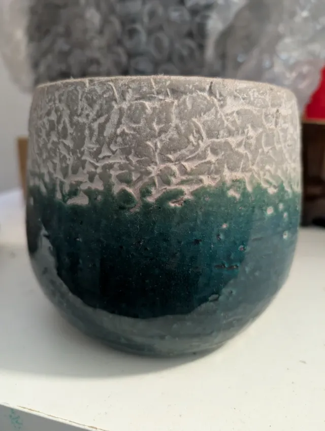 Maceta cerámica gris y verde azulado