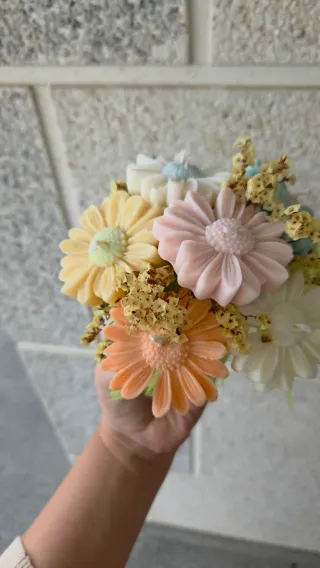 Ramo de velas florales multicolor