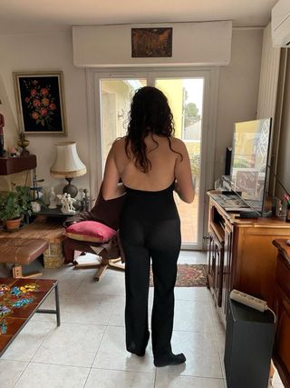 Mono de fiesta negro elegante