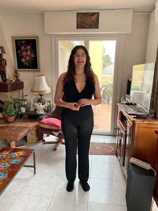 Mono de fiesta negro elegante