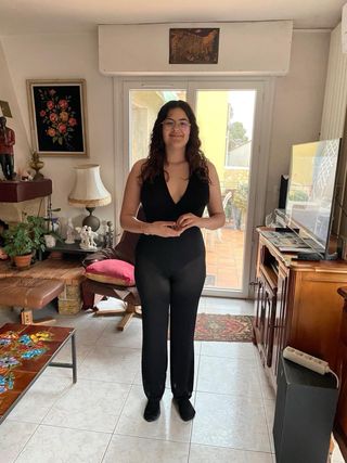 Mono de fiesta negro elegante