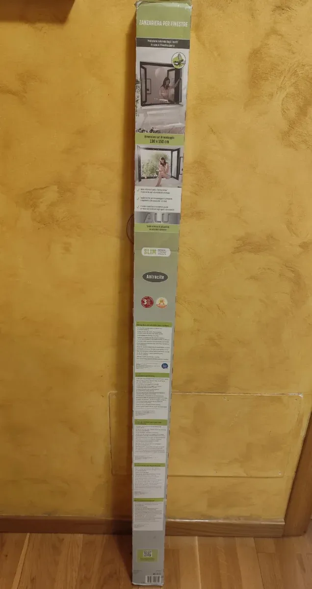 Mosquitera aluminio ventana negra 128x117