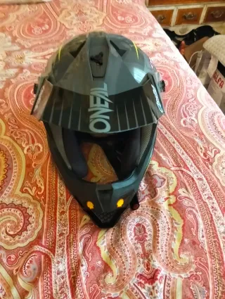 Casco Enduro Oneal Negro y Amarillo