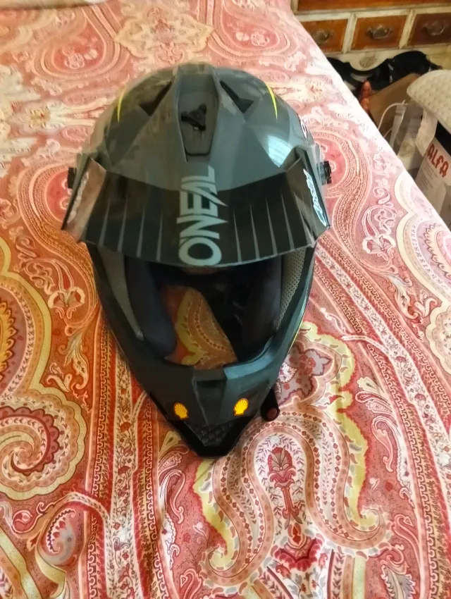 Casco Enduro Oneal Negro y Amarillo