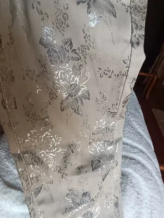 Pantalones mujer beige y plateados