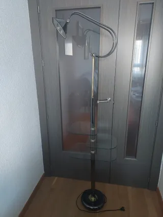 Lámpara de pie salón cristal y metal