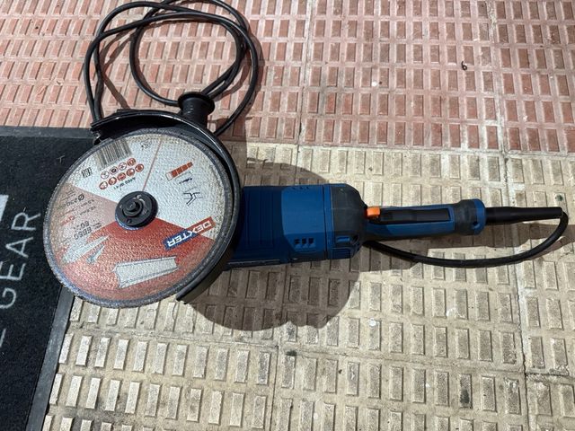 Amoladora Dexter 2000W con 1 uso