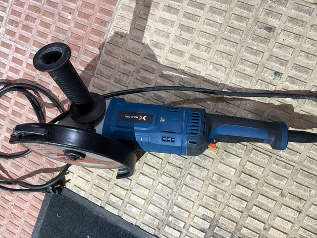 Amoladora Dexter 2000W con 1 uso