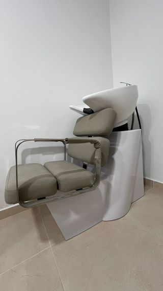 Sillón y silla de peluquería