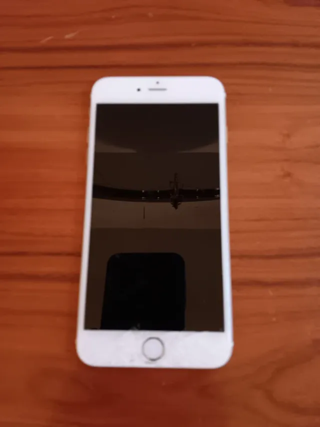 iPhone 6 Plus 64GB Oro - Para Reparar A1524