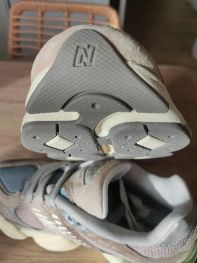 Zapatillas New Balance 9060 Talla 37