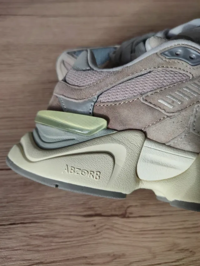 Zapatillas New Balance 9060 Talla 37