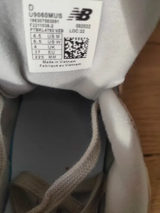 Zapatillas New Balance 9060 Talla 37