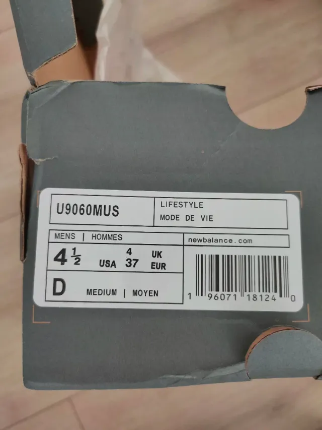 Zapatillas New Balance 9060 Talla 37