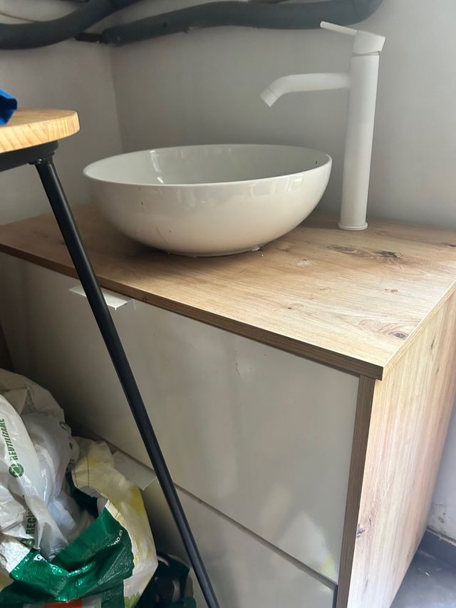 Mueble de baño con lavabo y grifo medidas 78x46