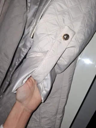 Cappotto con cappuccio color panna