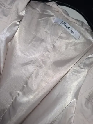 Cappotto con cappuccio color panna