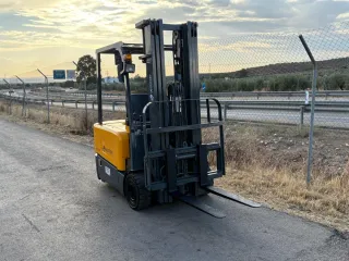 Carretilla eléctrica matriculada