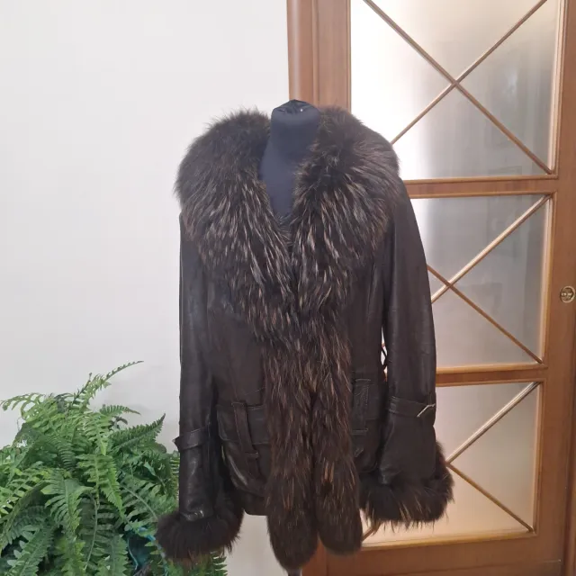 Giacca in vera pelle con collo in volpe