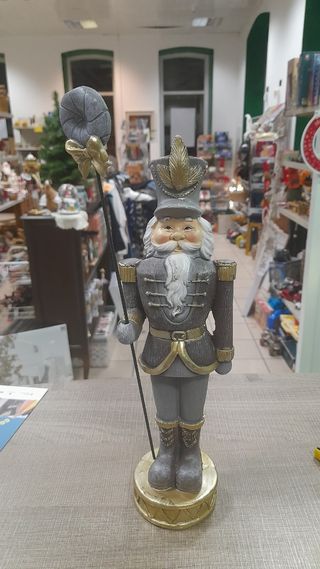 Schiaccianoci in resina decorato Altezza 35 cm