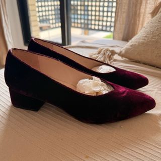 Zapatos de terciopelo burdeos