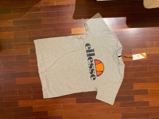 Camiseta Ellesse gris NUEVA con etiquetas